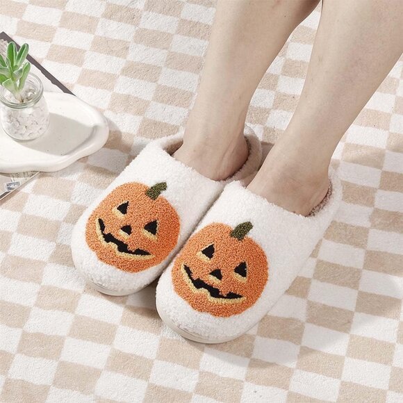 Cozy Halloween Pumpkin Slippers for Women & Men - Plush Memory Foam Comfort - Picture 7 of 7